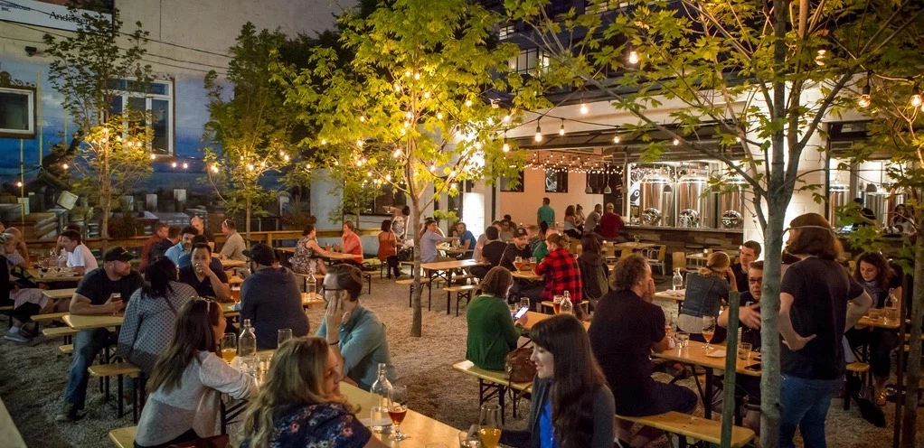 Restaurants 22