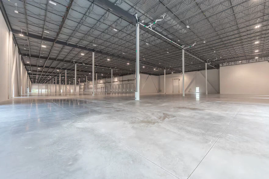 Warehouses / Factories / Industrial Areas 11