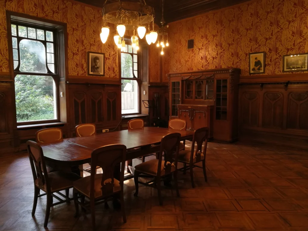 Event Spaces 10