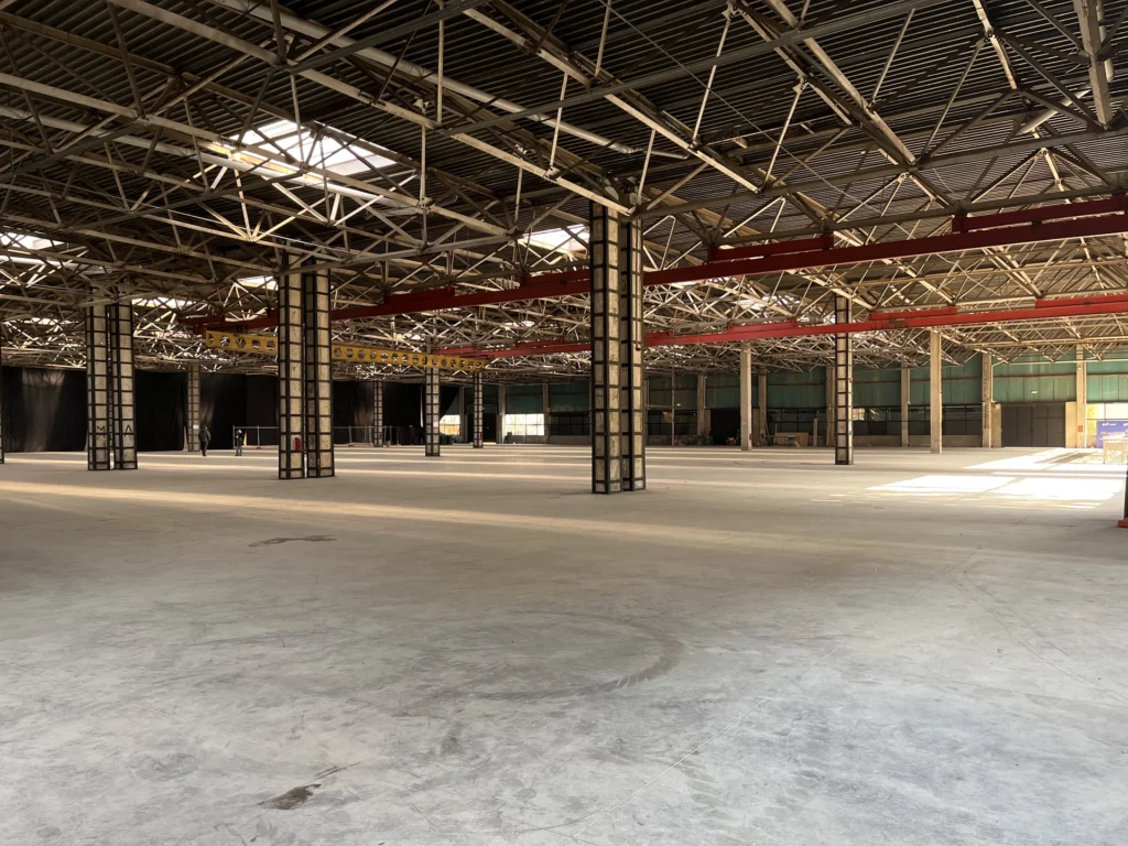 Warehouses / Factories / Industrial Areas 17