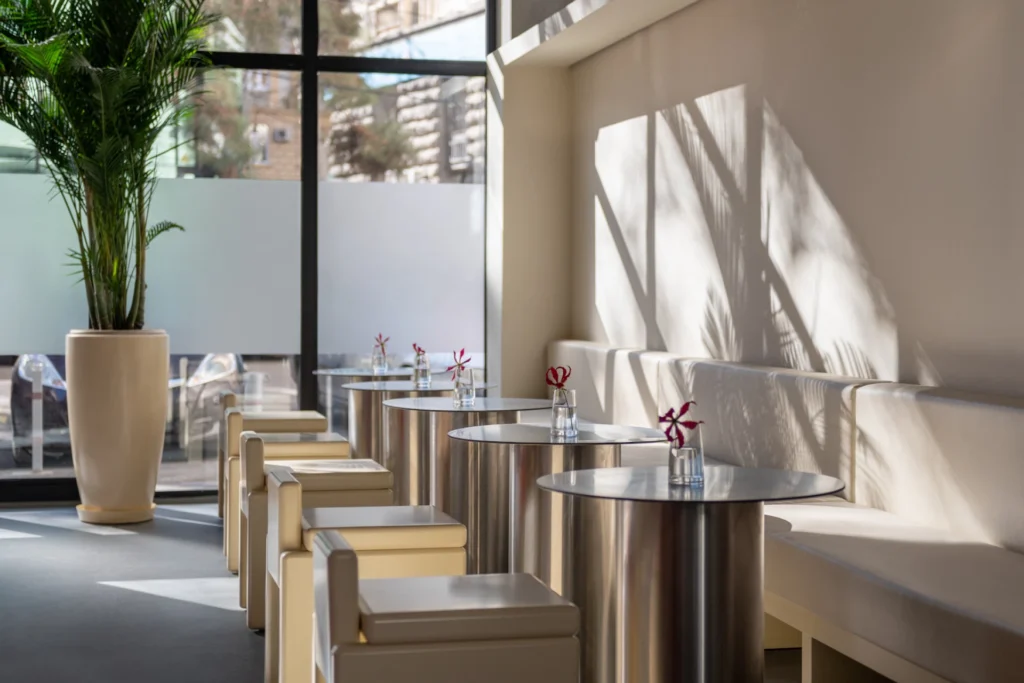 Restaurants 26