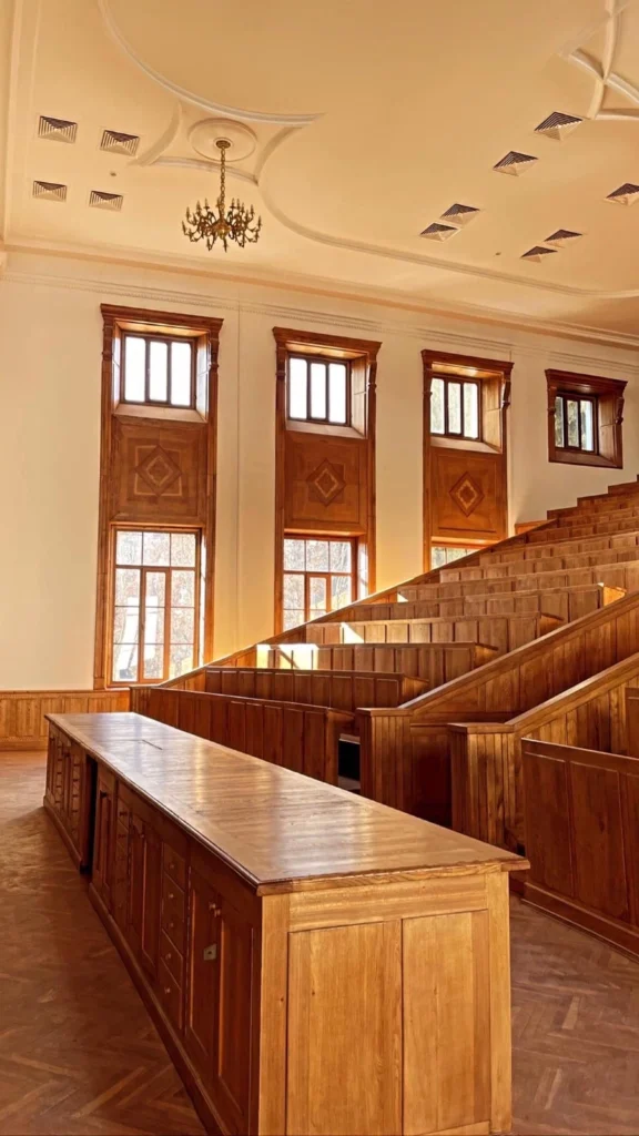 Schools & Universities 30