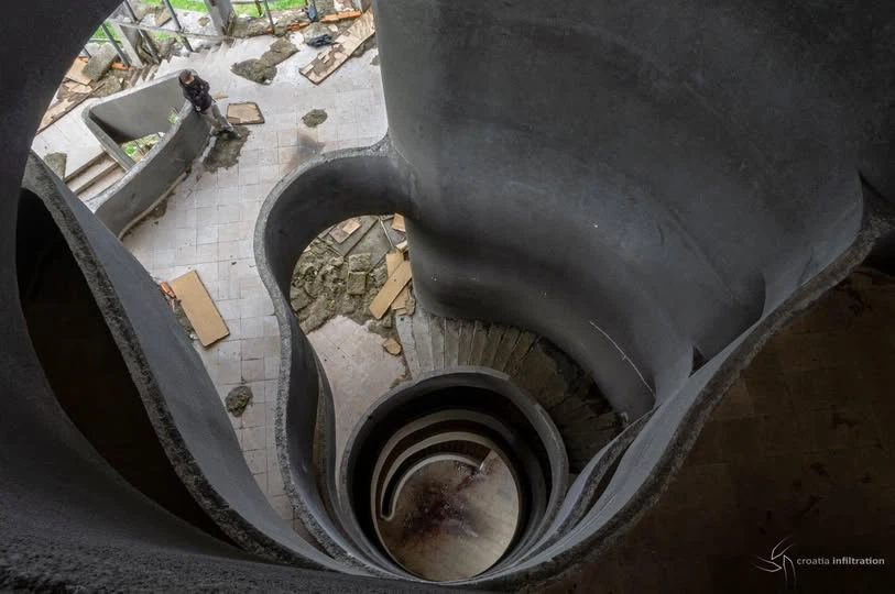 Brutalist 8