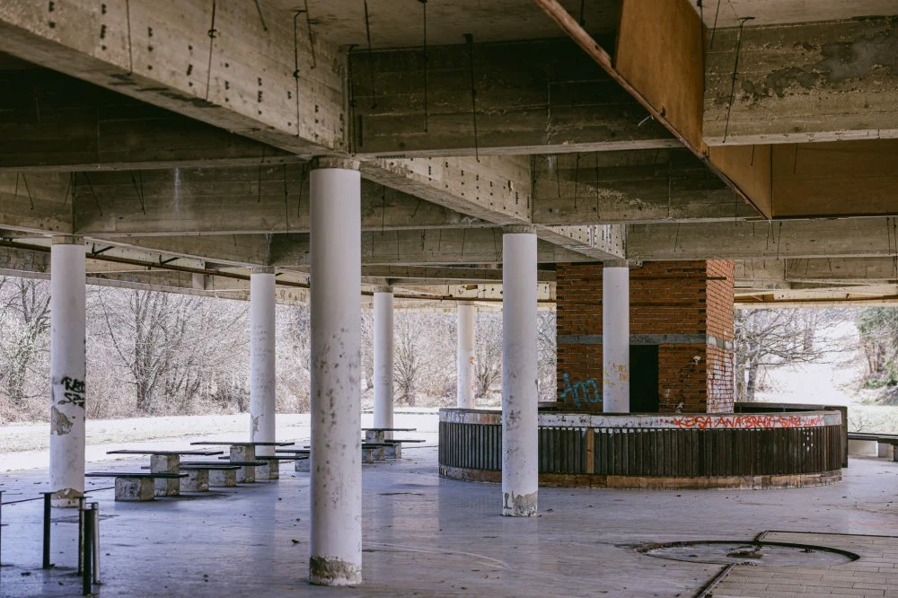 Brutalist 13