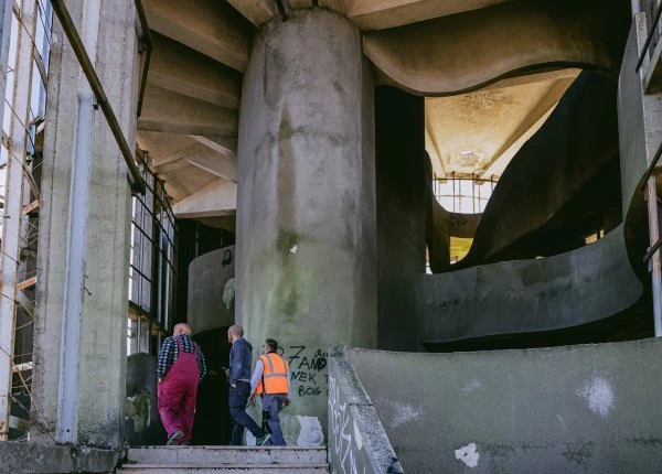 Brutalist 15