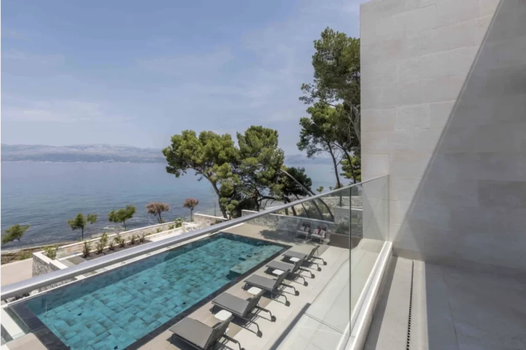 Luxury Villas 13