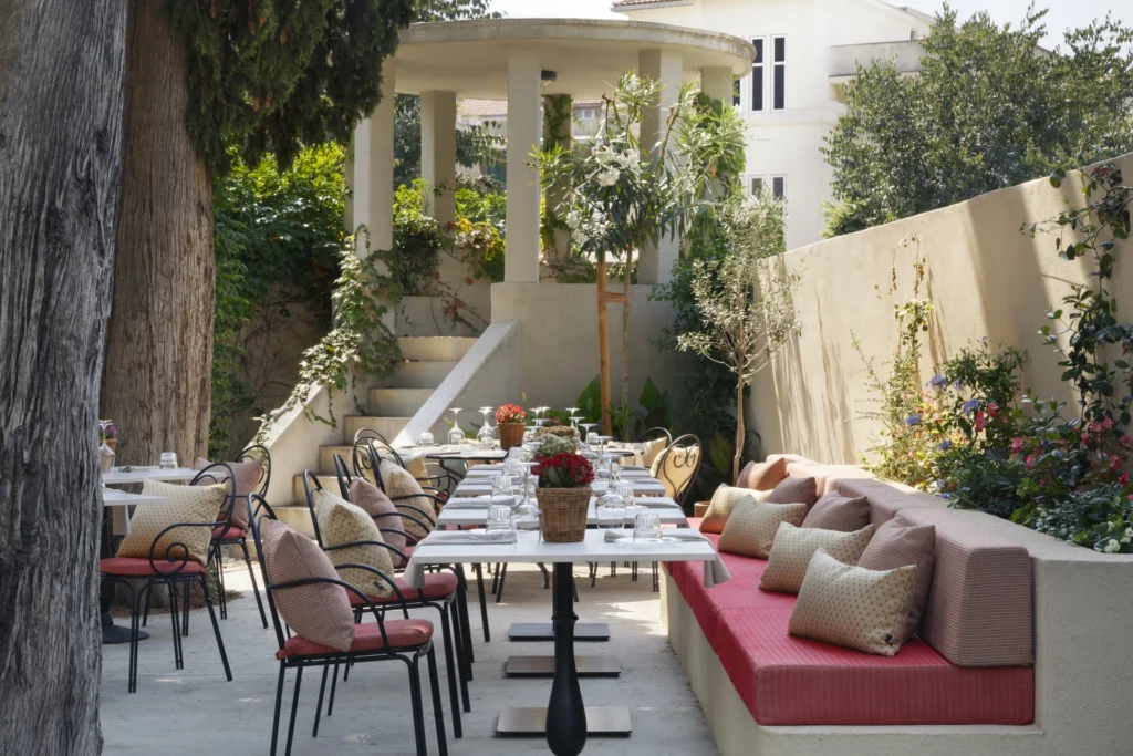 Restaurants 11
