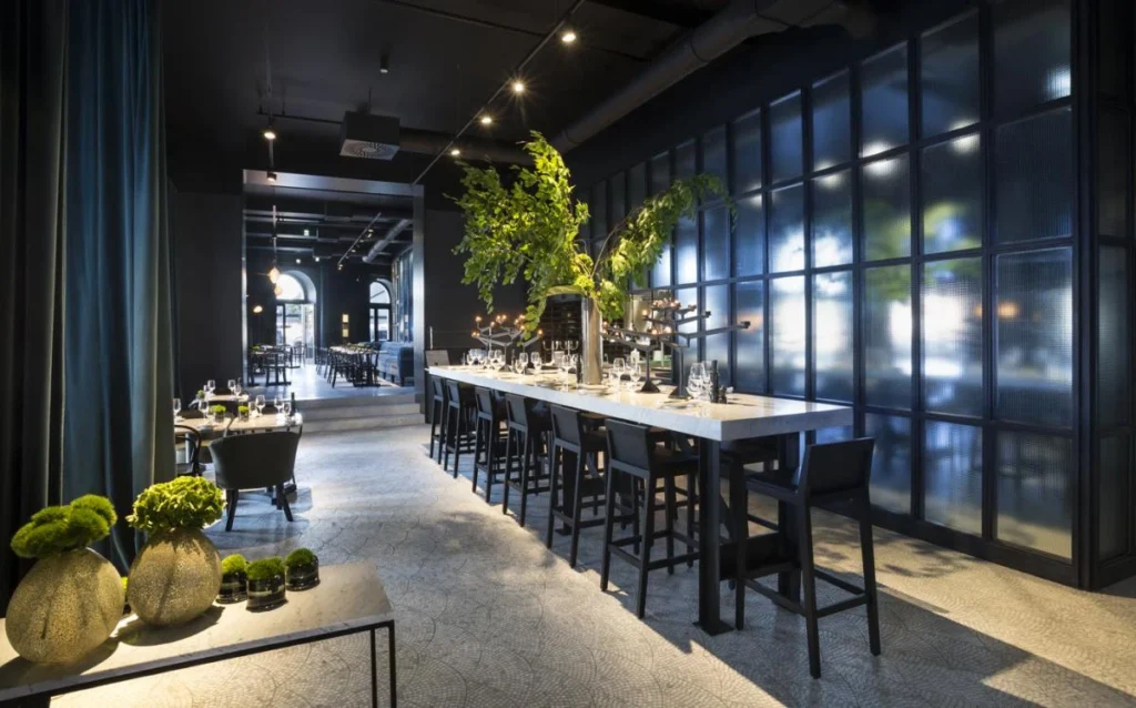 Restaurants 18
