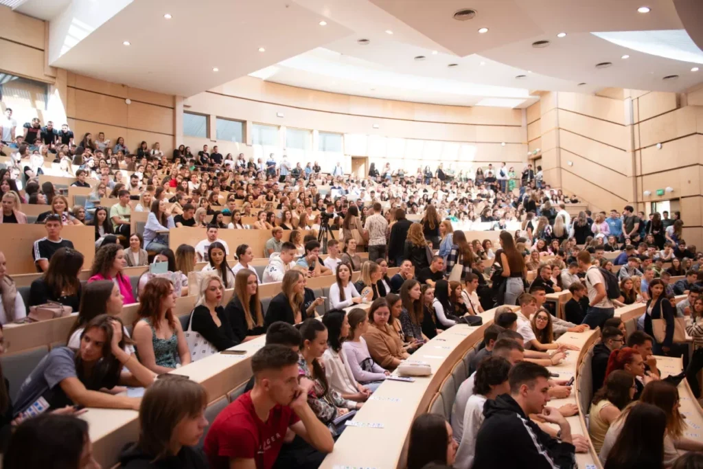 School & Universities 28