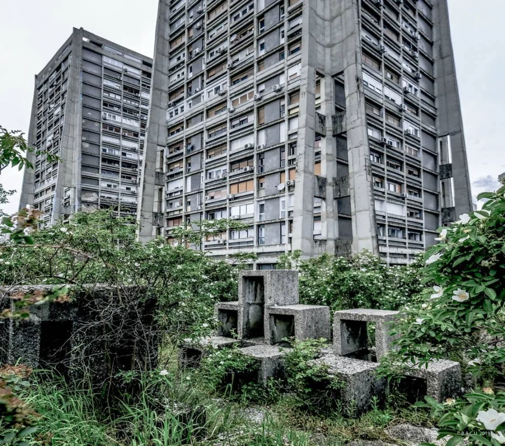 Brutalist 34