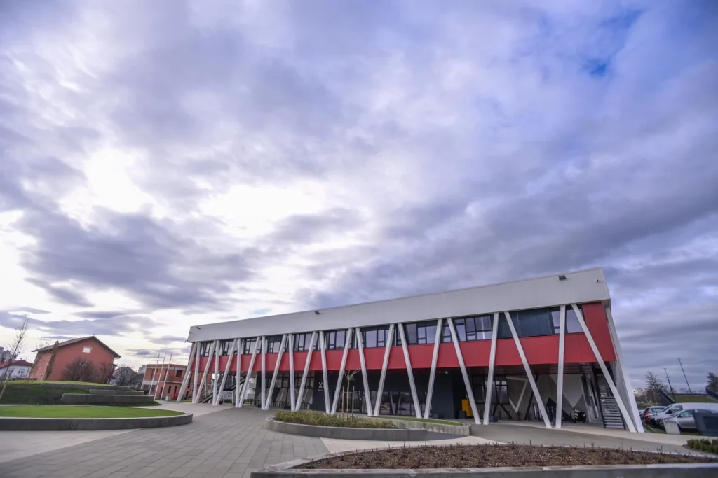 School & Universities 31
