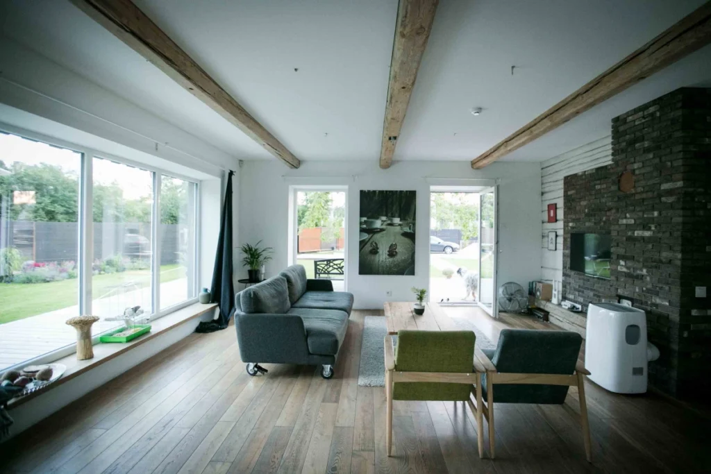 Houses / Apartments 6