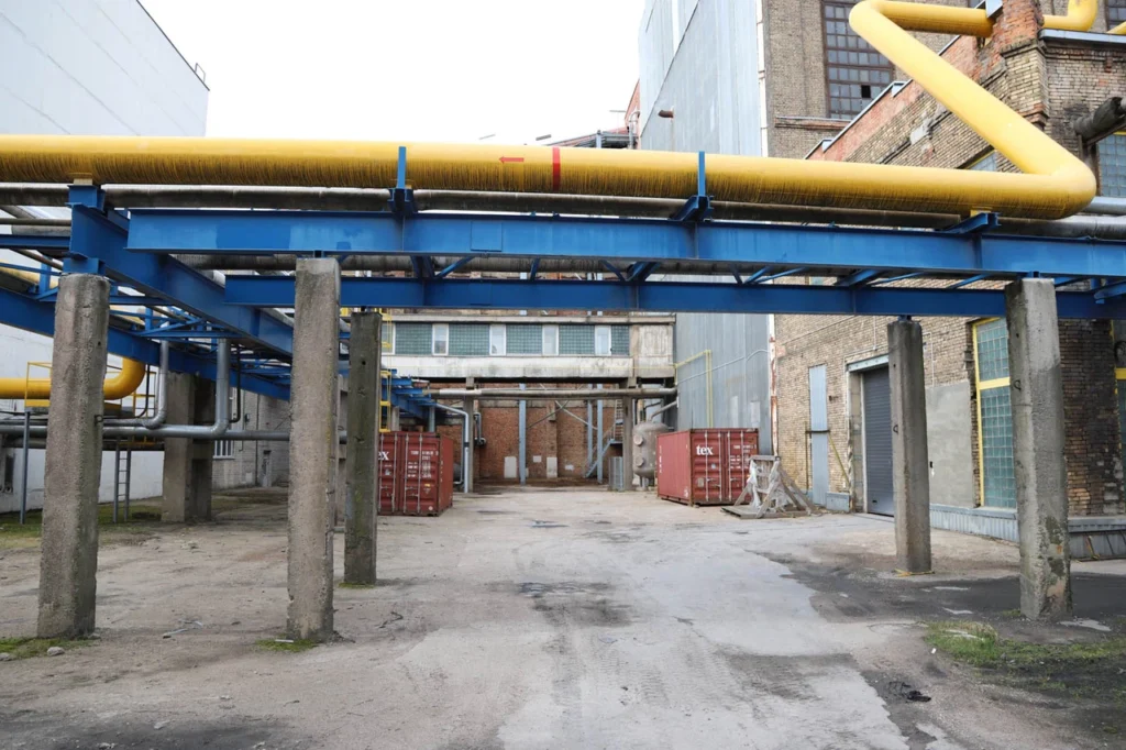 Warehouses / Factories / Industrial Areas 3