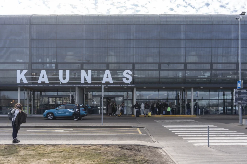 Transport / Roads / Train Stations / Airport 27