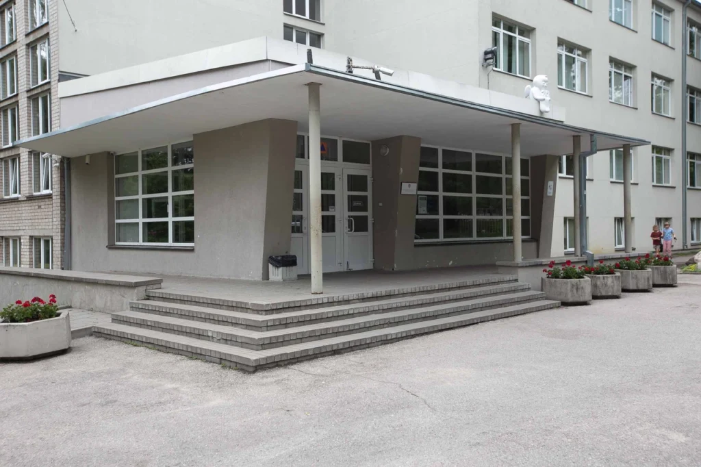 Schools & Universities 27