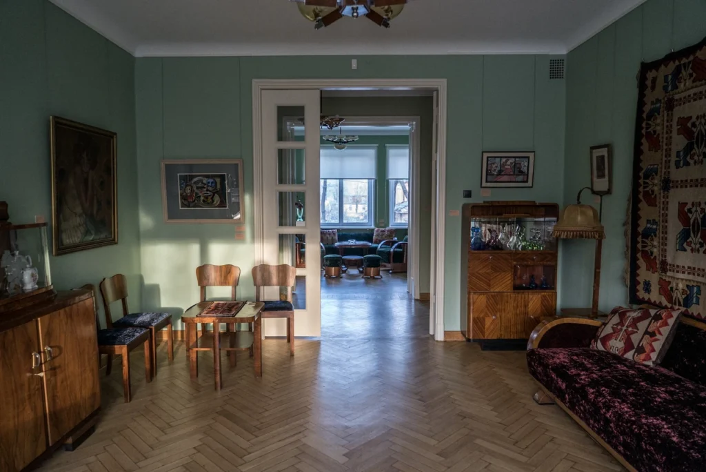 Houses / Apartments 31