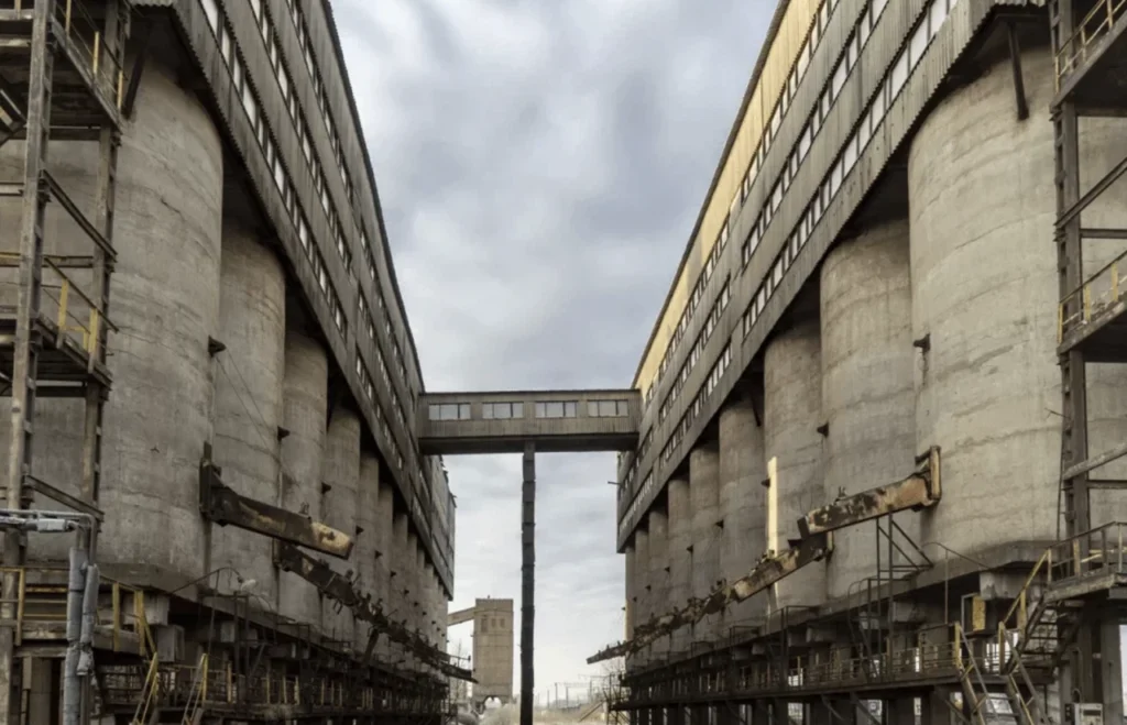 Warehouses / Factories / Industrial Areas 20