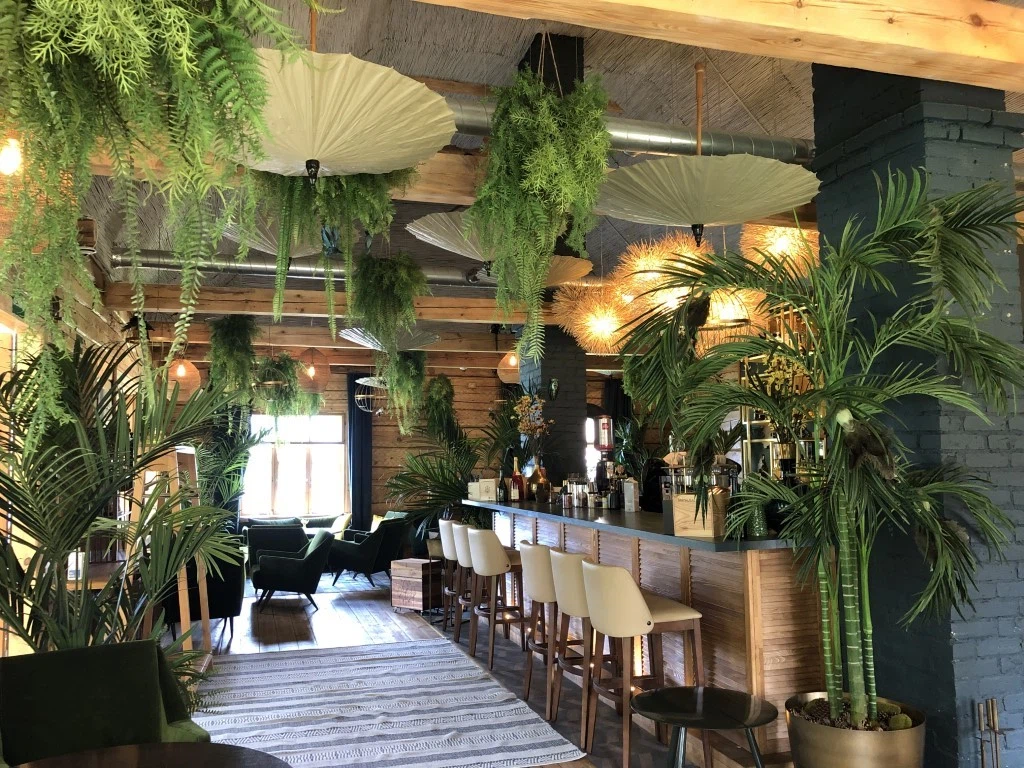 Restaurants 25