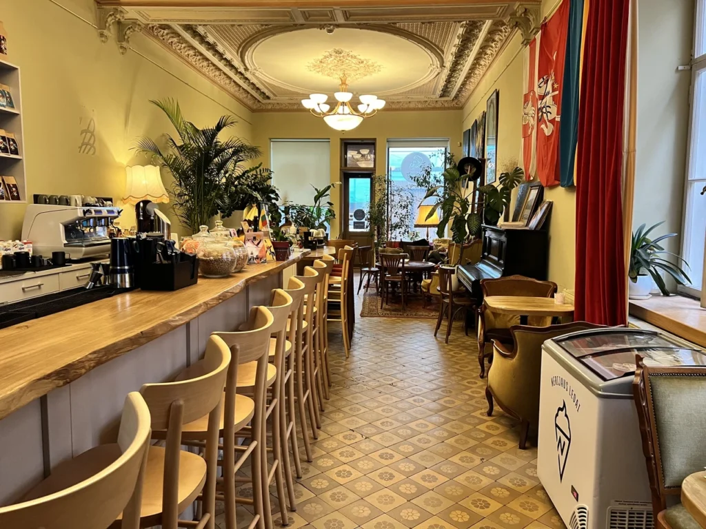 Restaurants 29