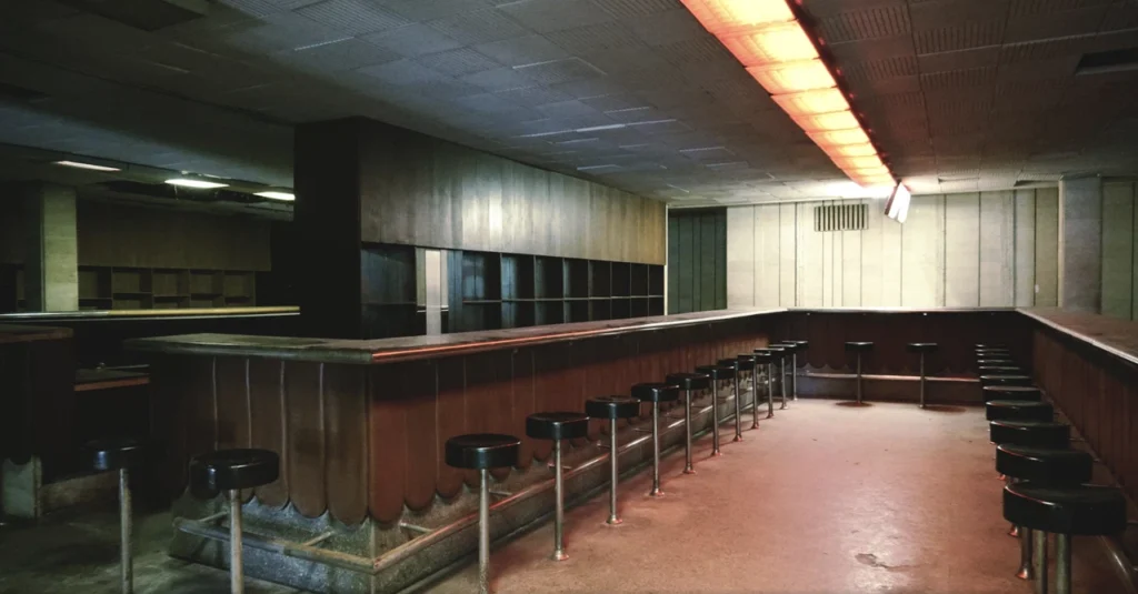 Restaurants 33