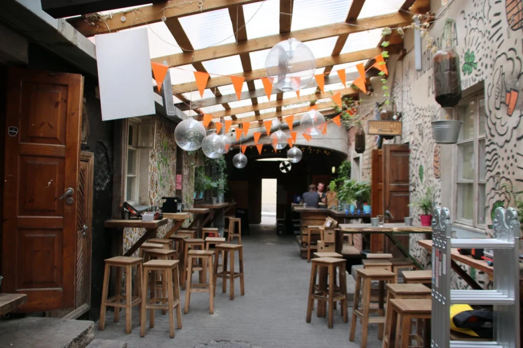 Restaurants 35