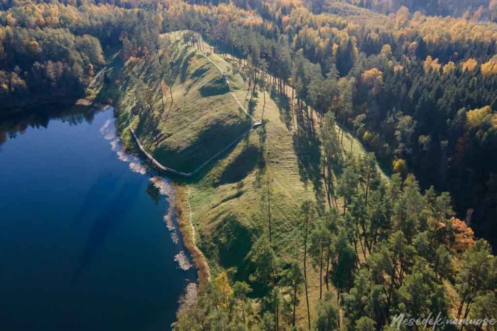 Rivers / Lakes 33