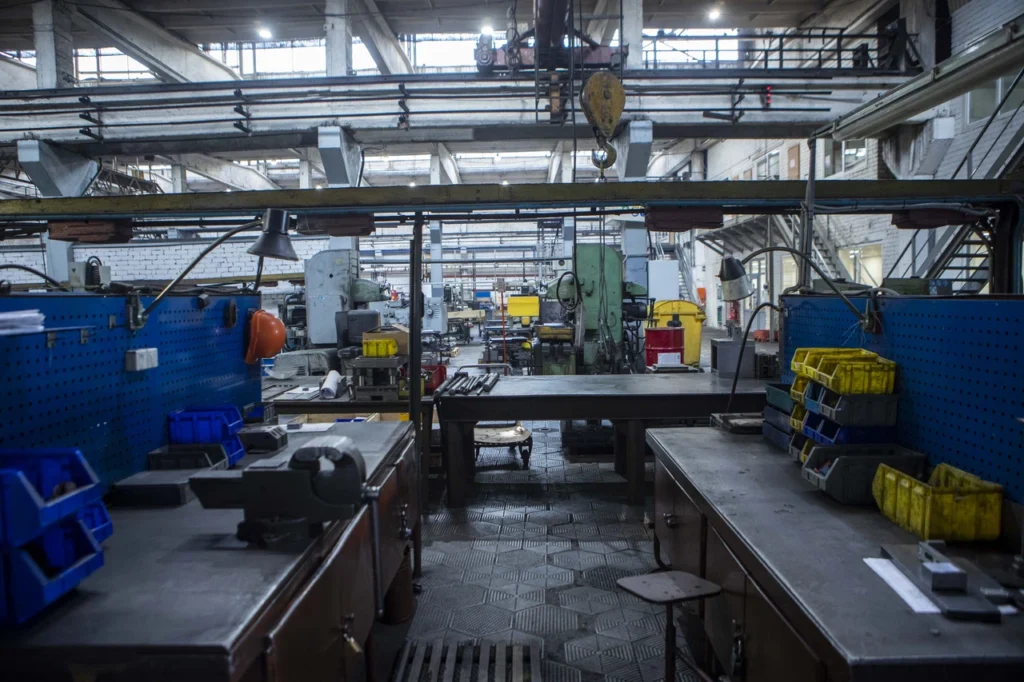 Warehouses / Factories / Industrial Areas 22