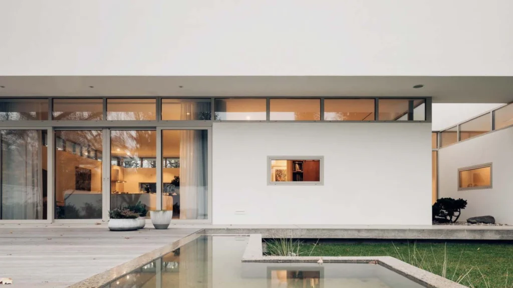 Houses / Apartments 33
