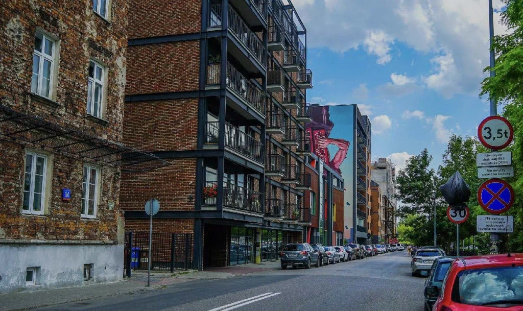 Modern City Streets 18