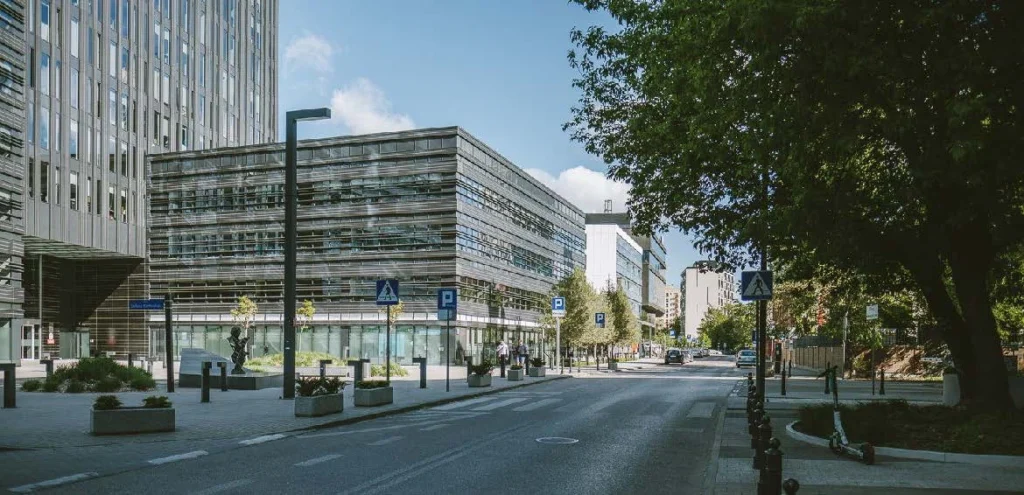 Modern City Streets 36