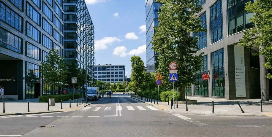 Modern City Streets 51