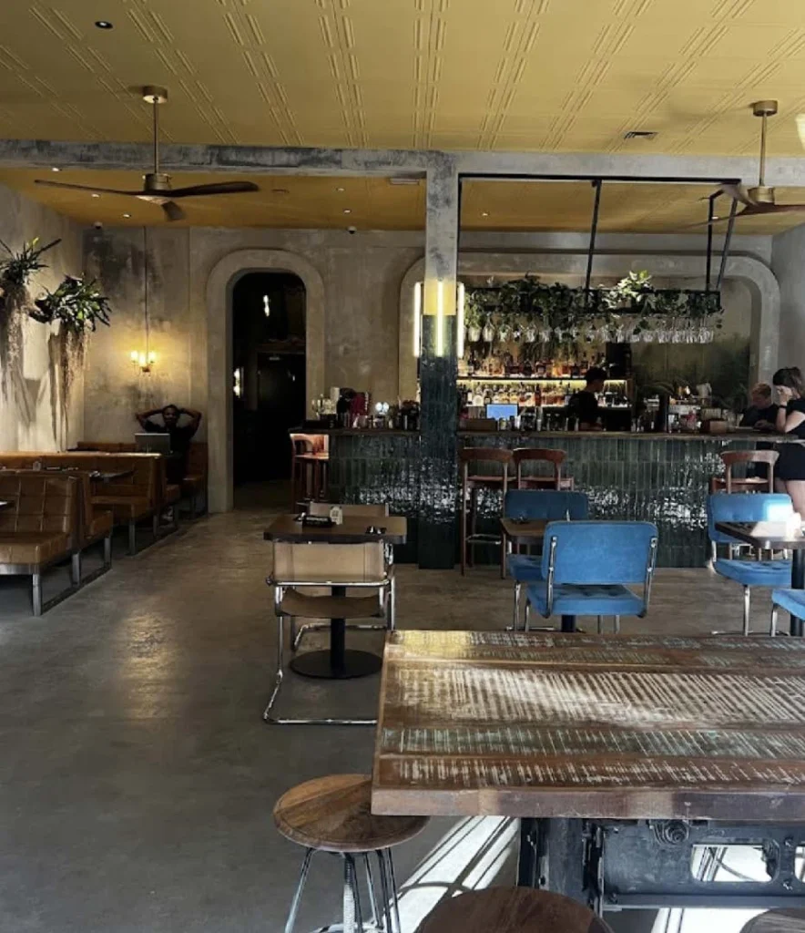 Restaurants 23