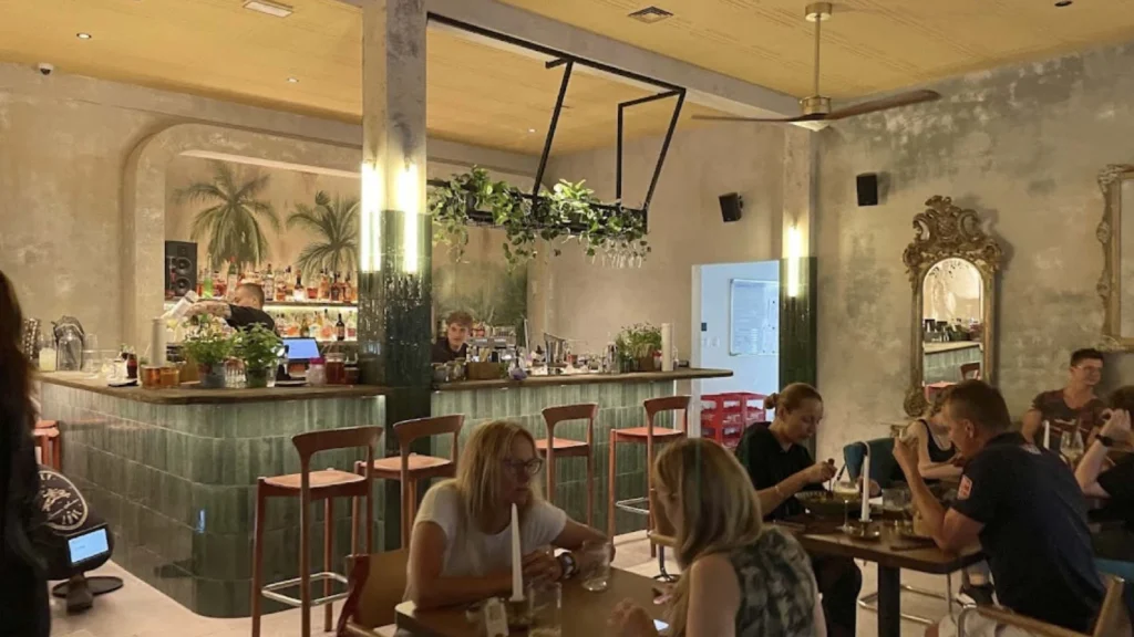 Restaurants 24