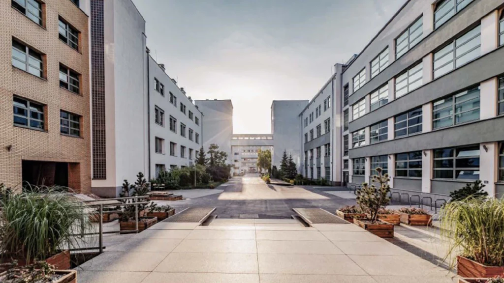 Schools & Unis 21