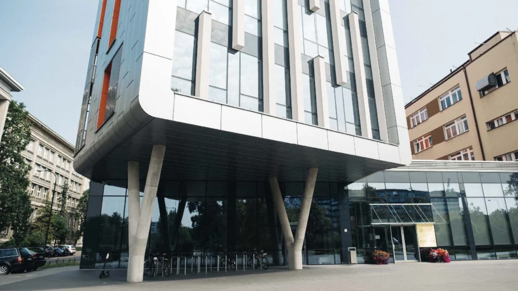 Schools & Unis 26