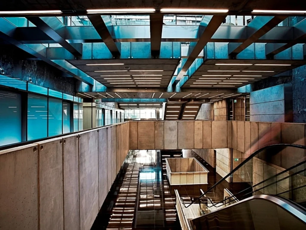 Event Spaces 41