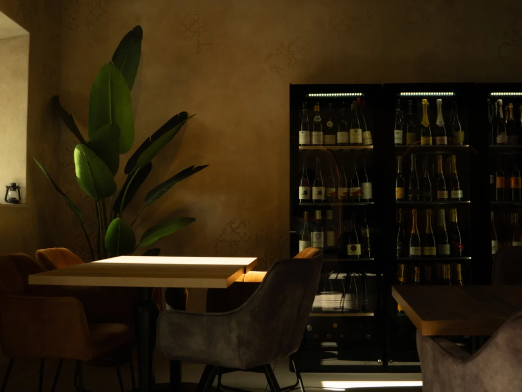 Restaurants 14