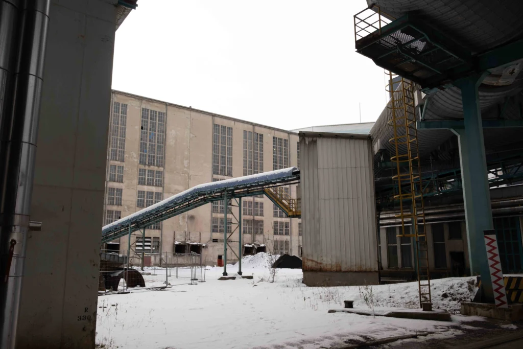 Warehouses / Factories / Industrial Areas 70