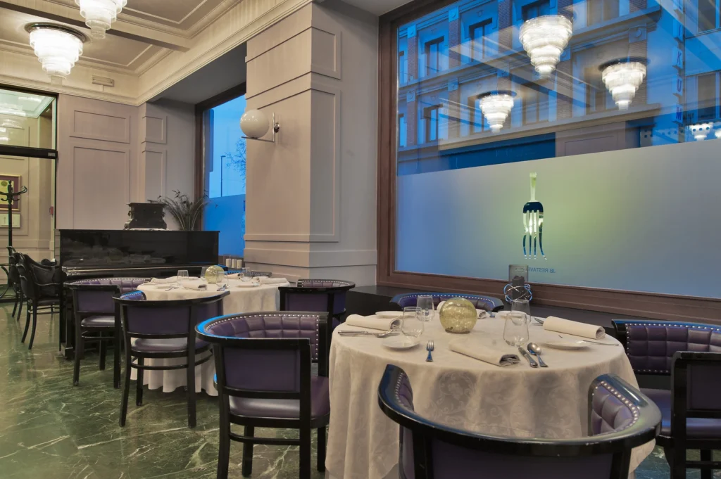Restaurants 22