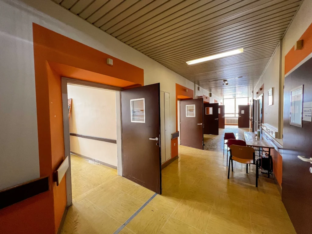 Hospitals 33