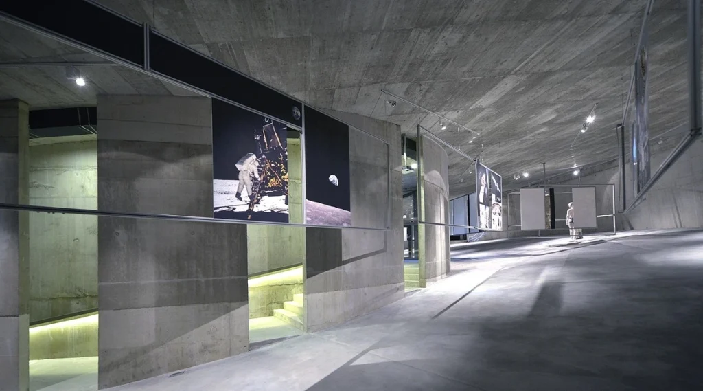 Futuristic Spaces 3