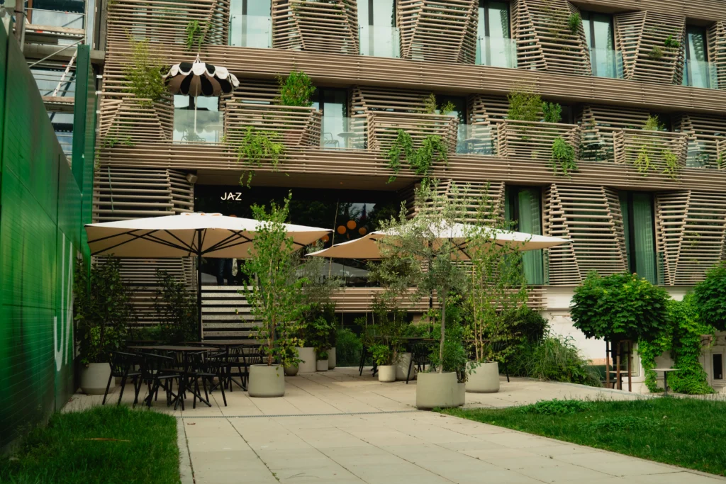 Restaurants 37