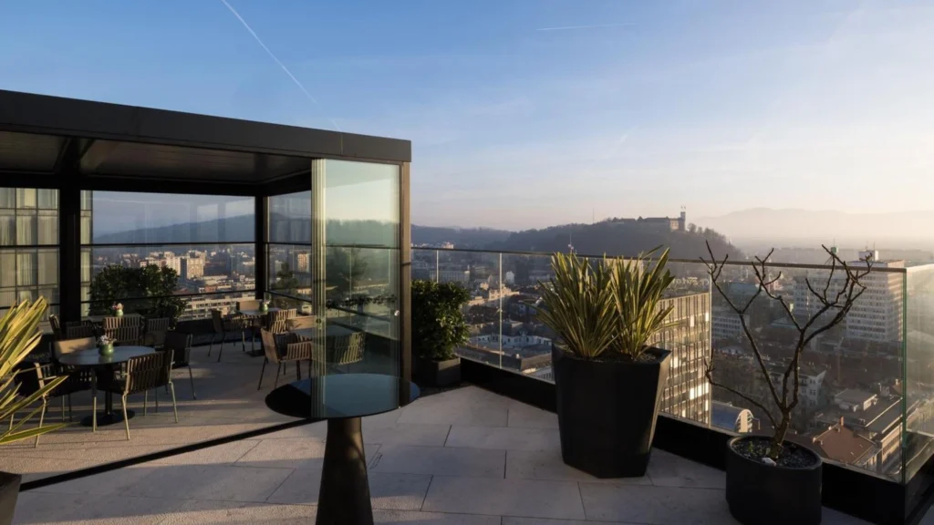 Rooftop 12