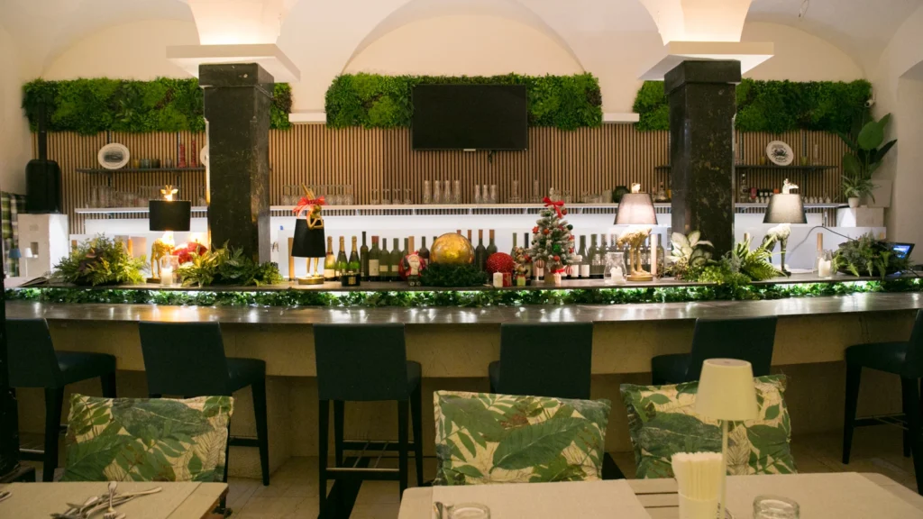 Restaurants 54