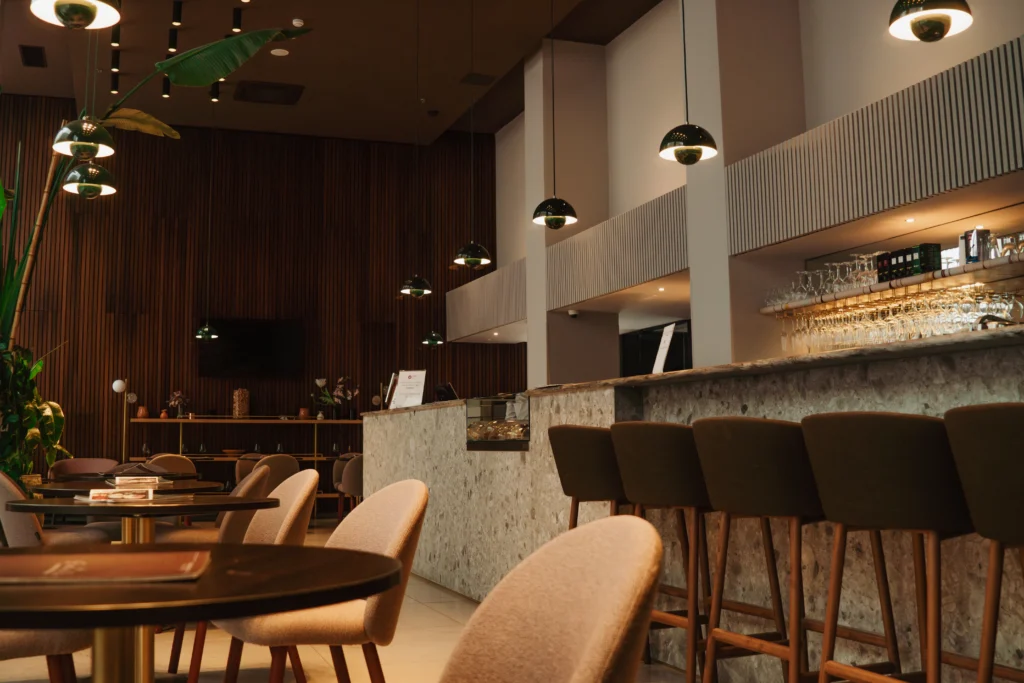 Restaurants 90