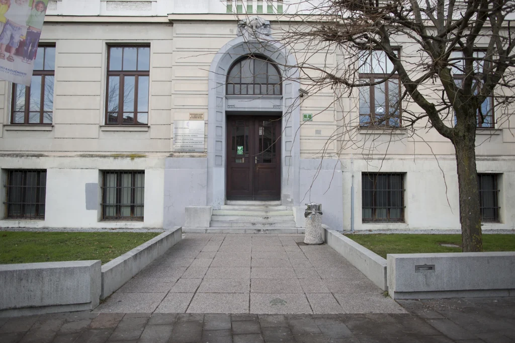 Schools & Universities 50