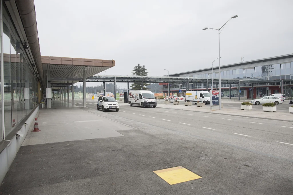 Transport / Roads / Train Stations / Airports 8