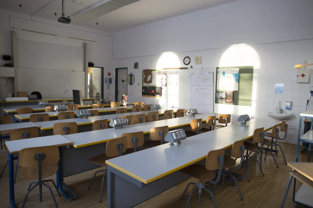 Schools & Universities 60
