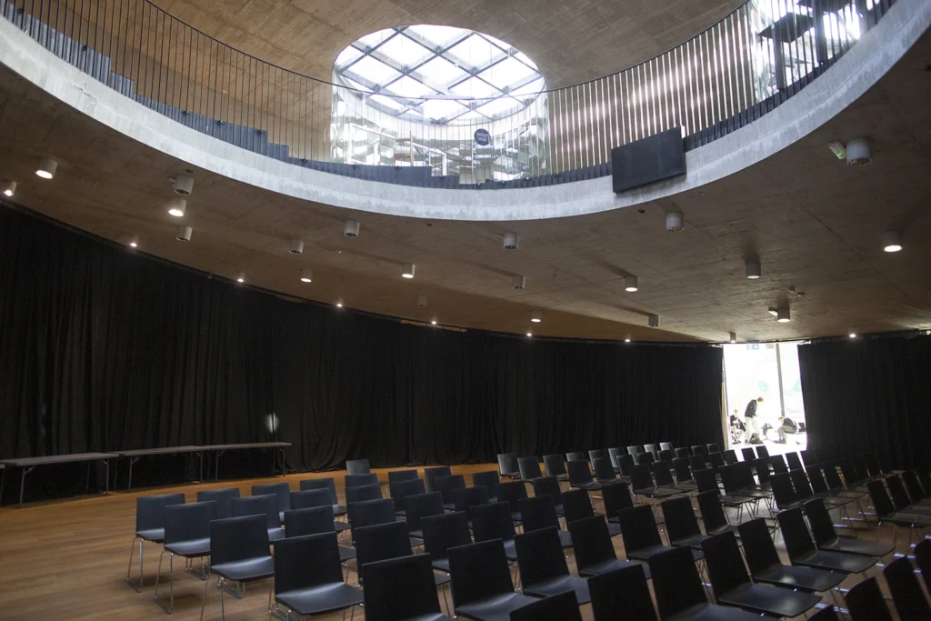 Event Spaces 27