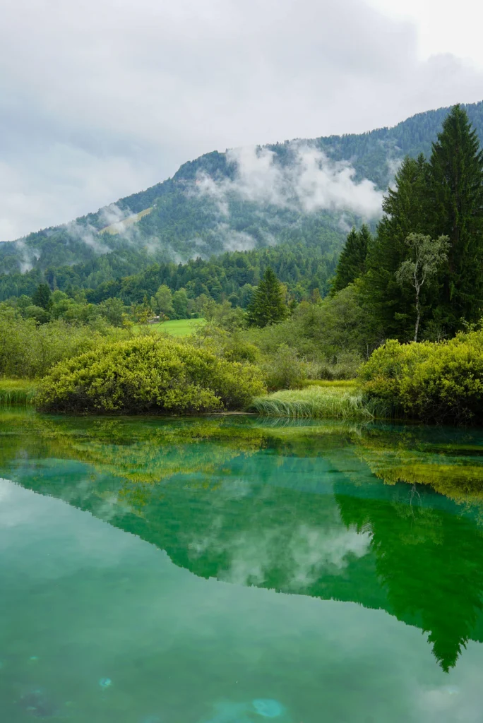 Rivers / Lakes 33